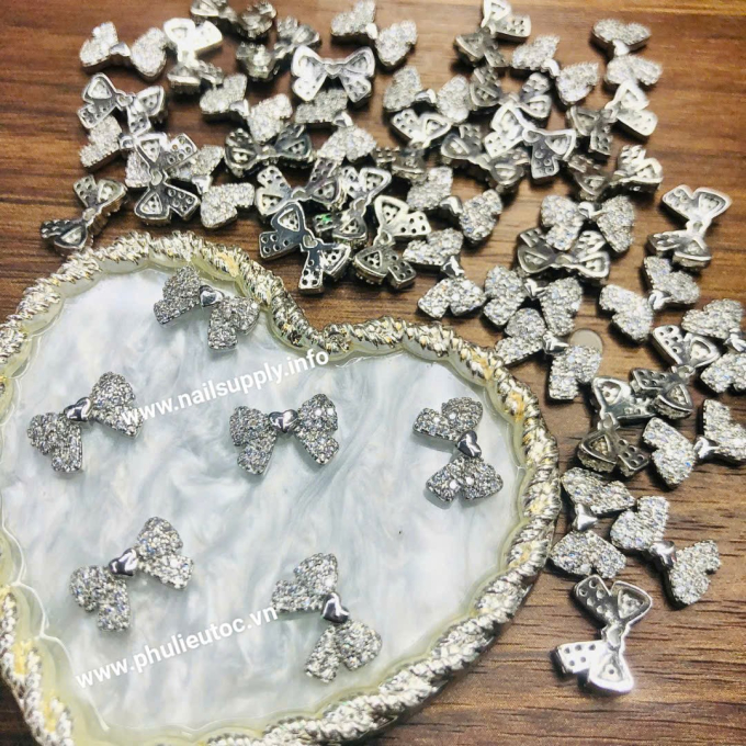 Charm Sắt 16