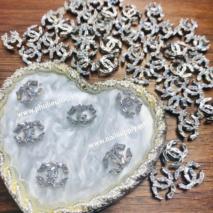 Charm Sắt 20