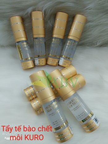 Tẩy tế bào chết môi Kurosumi