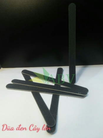 Dũa đen cây lớn