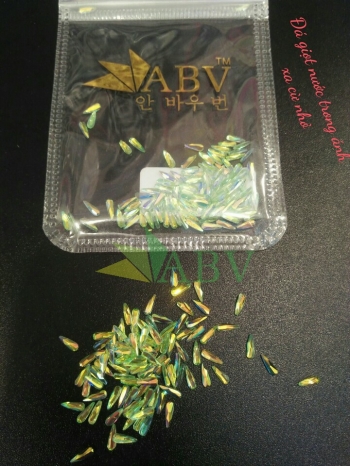 Đá giọt nước trong ánh xà cừ nhỏ