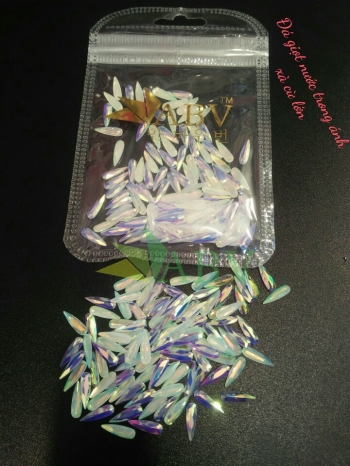 Đá giọt nước trong ánh xà cừ