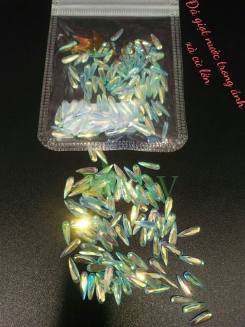 Đá giọt nước trong ánh xà cừ