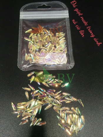 Đá giọt nước trong ánh xà cừ