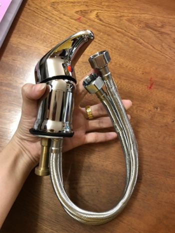 Van Bồn Sứ Dây Sắt